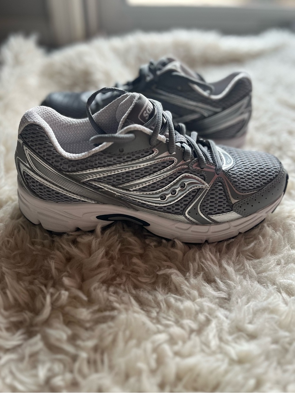Saucony Ride Millennium dark grey and silver women’s sneakers